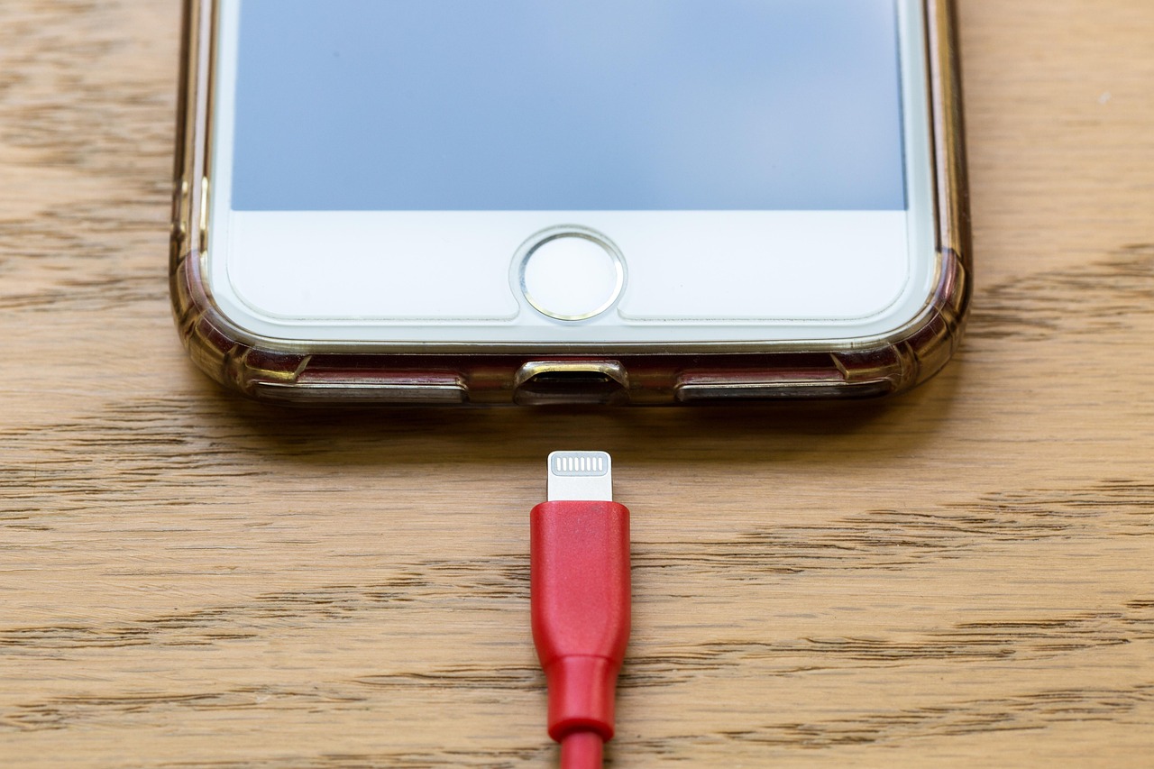 OPPO最新概念手機，科技與美學的極致融合亮相登場