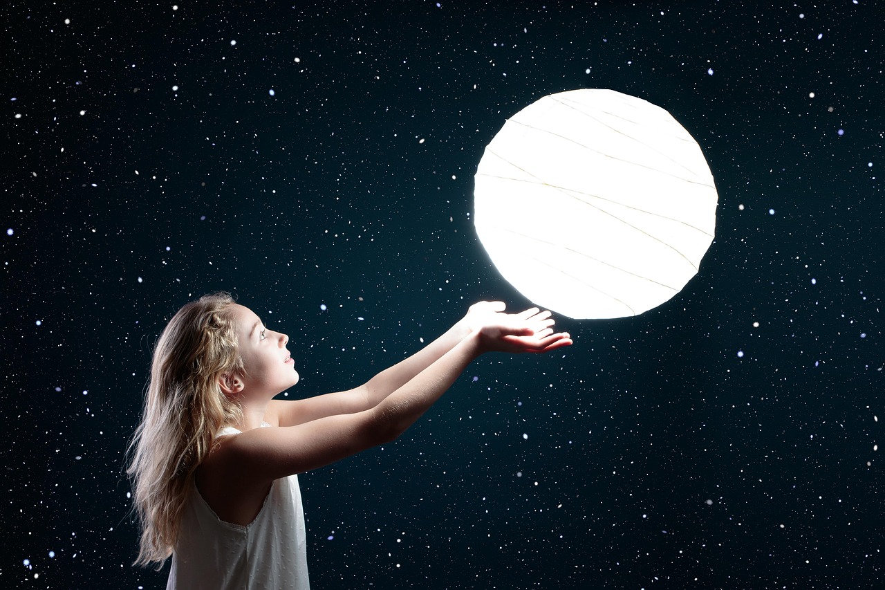 三月風(fēng)華再現(xiàn)，聚焦閃耀的50后明星