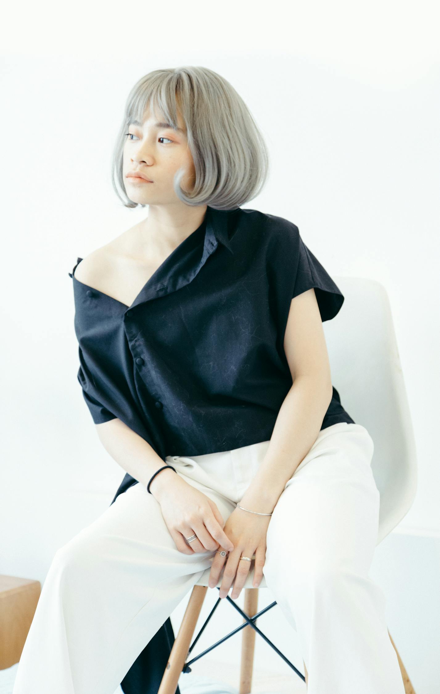 華陽最新街拍女神，四月春色的時(shí)尚魅力風(fēng)采展